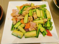 丝瓜炒猪板筋-沙龙酒家