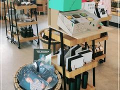 -星巴克臻选(杭州嘉里中心1F店)