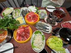 -四囍码头海鲜烧烤自助火锅(外滩南京东路悦荟广场店)