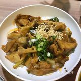 我有时候会晚上去吃面。主要特色面是宜宾的燃面系列