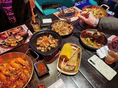 -钳真多钓虾馆·小龙虾海鲜烧烤(九六广场店)