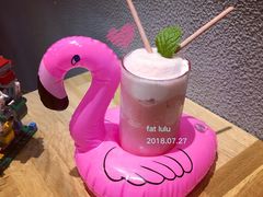 樱花奶昔-W CAFE(甜爱路店)