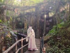 -青青世界