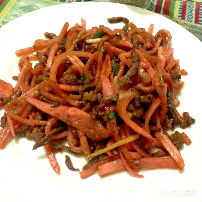 更潘藏家厨房酸萝卜炒牛肉图片 - 第1张