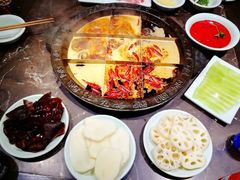 -红九格老火锅(三峡广场店)