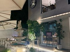 -Mark&Mars Restaurant