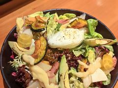 烤牛油果沙拉-大酉·M Coffee(北京美术馆店)