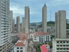 -大连星海皇冠假日酒店