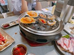 -围炉肉舍•炭烤活鳗•丹东海鲜烤肉(步行街店)