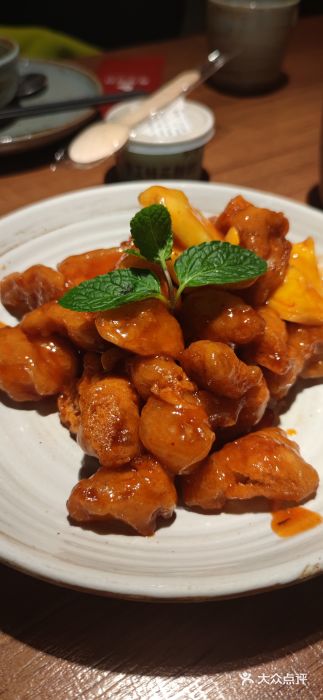青年公社烤鸭(宝杨宝龙广场店)菠萝咕咾肉图片