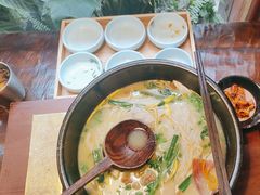 -银米·云南传统过桥米线(双廊黑金冠店)