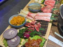 -明洞阿姨·韩式酱蟹烤肉·创意料理(三元桥店)