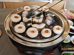 -围炉肉舍•炭烤活鳗•丹东海鲜烤肉(步行街店)