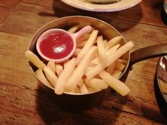 -SISTERS BAR RESTAURANT川意酒馆(嘉善老市H楼店)