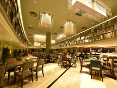 -上海滴水湖皇冠假日酒店