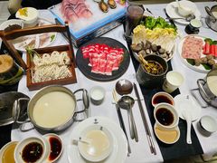 -红鼎豆捞·非遗鲍皇汤火锅(宝丰路店)