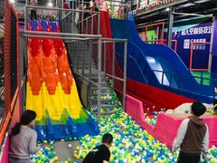 -超人空间竞技场·轰趴团建蹦床主题公园