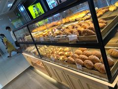 面包甜点陈列柜-可颂坊(乐淘里店)