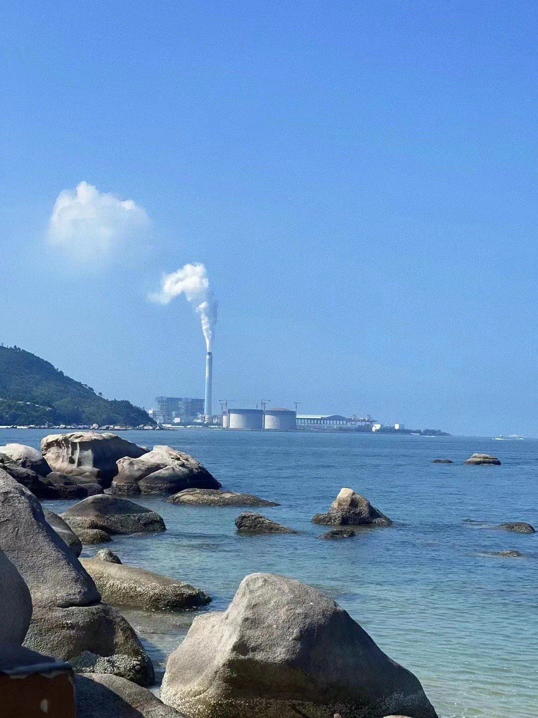 海景如画,色彩斑斓,眼望碧海,感受海风的轻佛,与大自然融一体