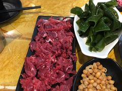 手切新鲜牛展肉-林记潮牛·牛肉火锅(上马墩店)
