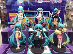 -泡泡玛特POPMART(侨福芳草地店)