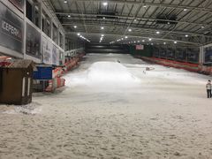 -乔波室内滑雪场