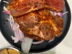 -山野的朋友露营炭火烤肉