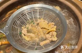 Five-fingered Mulberry Ginseng Chicken Stew