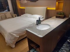 -爱舍海岸酒店(香港中路五四广场店)