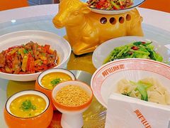 -阿瓦山寨·湘菜现炒·剁椒鱼头王(咸阳总店)