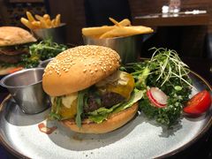 四重芝士牛肉汉堡-bluefrog蓝蛙(悠唐购物中心店)