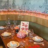 这家西餐厅生日宴布置这么精致浪漫，难怪女友指定要来