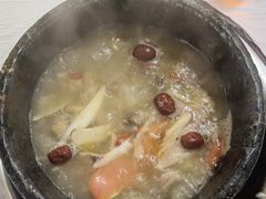 -鲁朗纳麦石锅鸡庄园