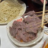 武汉！吃到了！0.8一根的砂锅串串…..