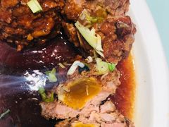 鸭蛋黄狮子头-梅飞酒家(名辉豪庭店)