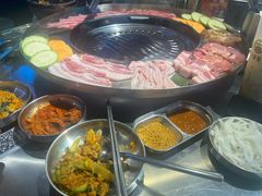 -哈哈碳都·牛肋条无限自助烤肉(宝龙店)