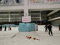 -乔波室内滑雪场