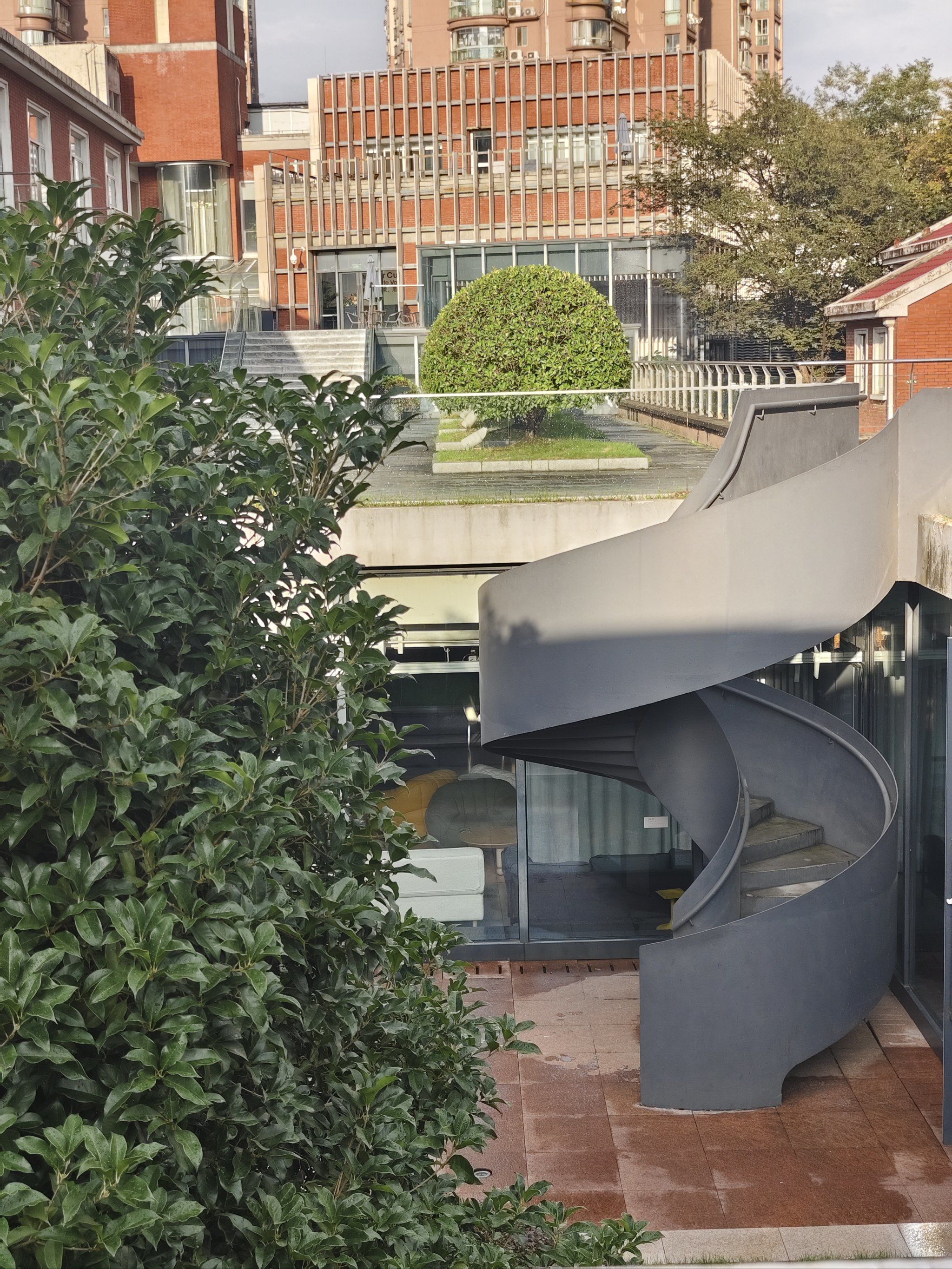 创意园区的旋转楼梯