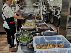 自助取餐区-黔肠旺面馆(八鸽岩店)