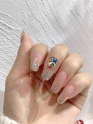 -花岐款式专研健康美甲沙龙