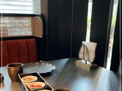 靠窗位-铭牛烧肉·和牛海鲜自助(高新月牙湖店)