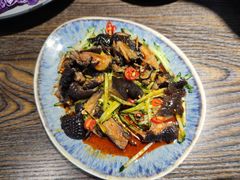 江湖无鸡爪-鼎牛牛炖锅·烤串(温泉路店)