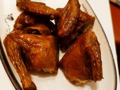 玻璃脆皮乳鸽-兴粤匯香港茶餐厅(宝山日月光店)