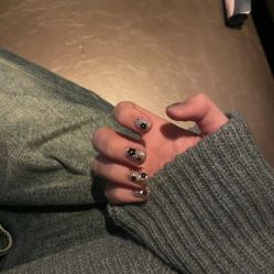 -悦指间美甲美睫