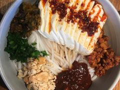 -云海肴·汽锅鸡·云南菜(天山百盛优客店)