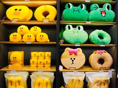 -LINE FRIENDS Garosu-gil Flagship Store