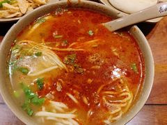 -亮亮面馆(经六路店)