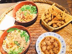 -爆炸头阿姨小四川正宗川味小吃(无任何分店)