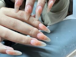 -UGIRL有个美甲