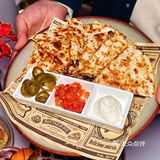 坐在星空泡泡屋里看遍国贸繁华，浪漫在蔓延～